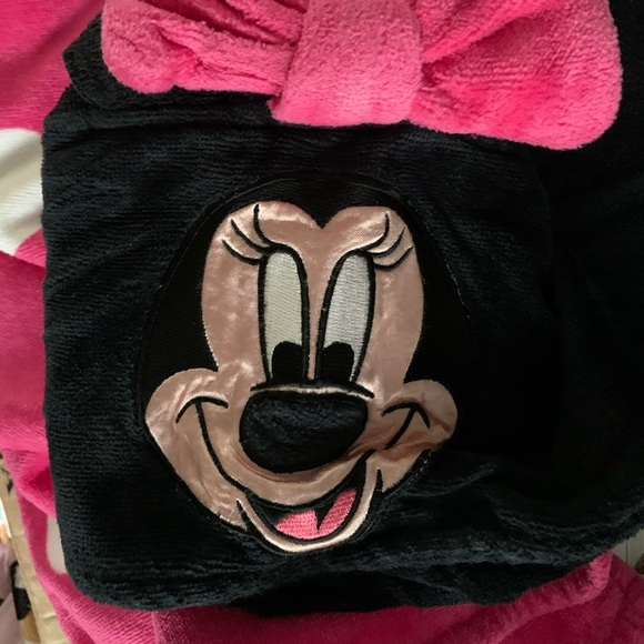 Minnie Mouse Hooded bath beach towel for baby girls pink & white polka dot - Picture 3 of 10